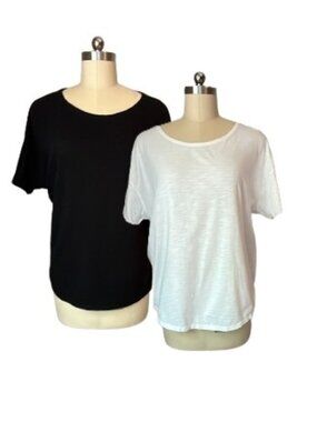 Old Navy 2-Pack Tee Bundle XXL – Black & White Lace Sleeve Tops